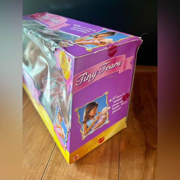 The Classic Collection - Tiny Tears Baby Doll - Picture 4 of 10